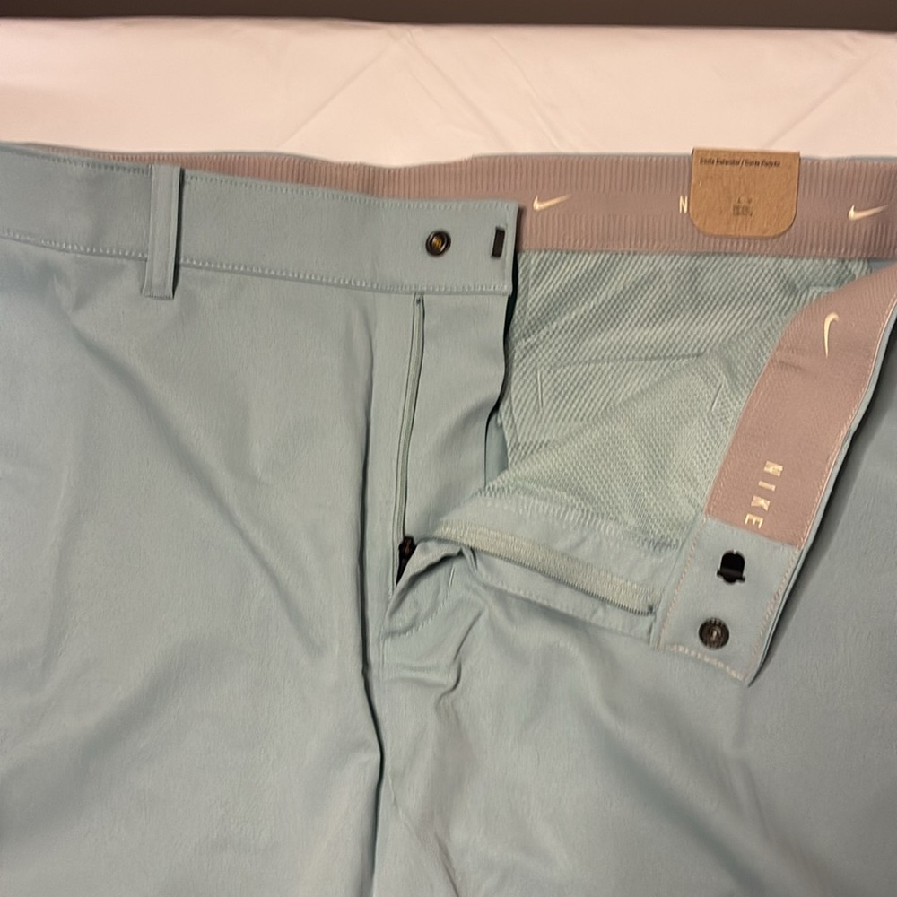Nike Men's Light Aqua Flat Front Golf Shorts - Picture 5 of 6